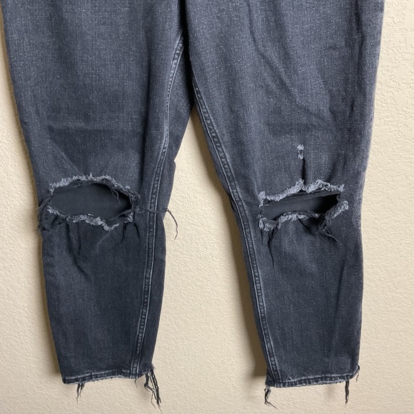 Abercrombie & Fitch The Mom High Rise Distressed High Waisted Black Denim Jeans - Picture 3 of 8